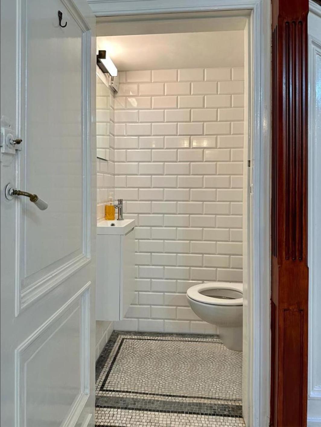 Your Homestay In A Bibliophile Mansion Antwerpen Eksteriør bilde